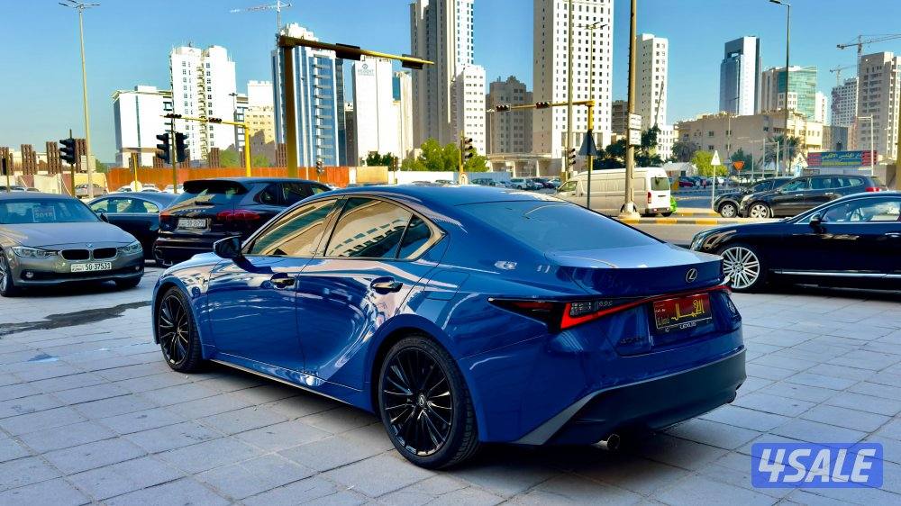 لكزس ìs300/ موديل 2021/ عداد 89 ألف/ صبغ الوكالة5