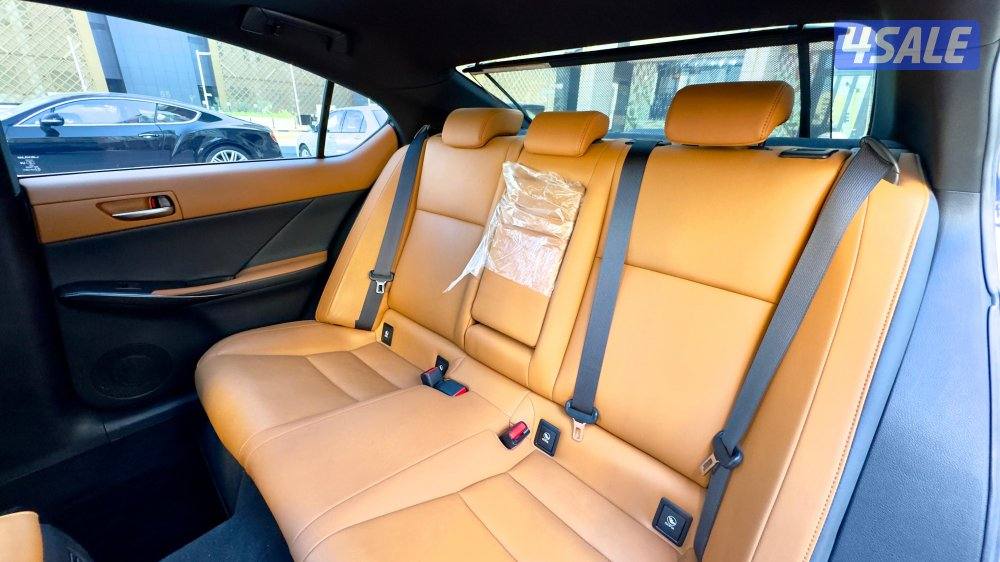 لكزس ìs300/ موديل 2021/ عداد 89 ألف/ صبغ الوكالة13