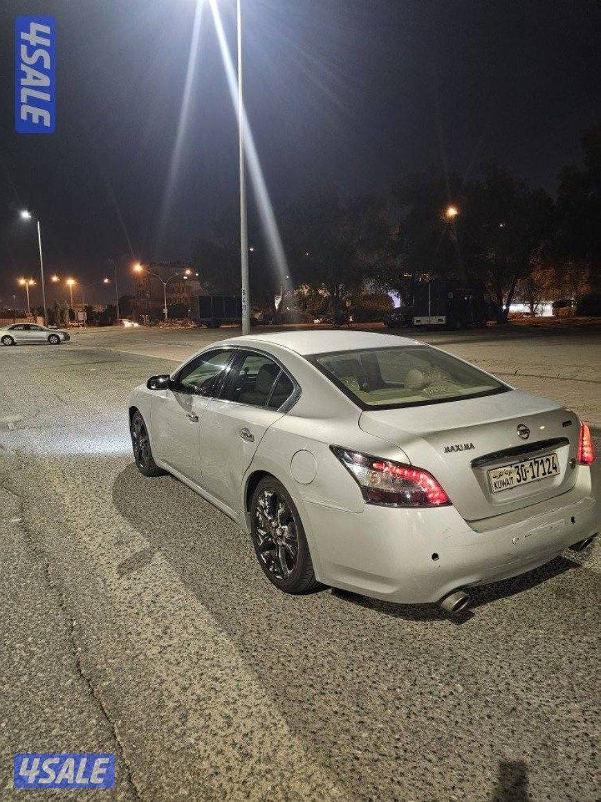 للبيع نيسان ماكسيما 2013 ... عداد 227 الاف2
