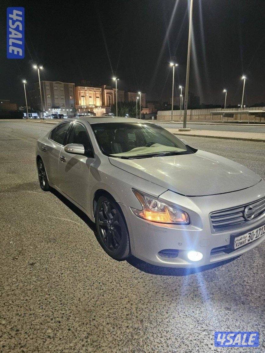 للبيع نيسان ماكسيما 2013 ... عداد 227 الاف3