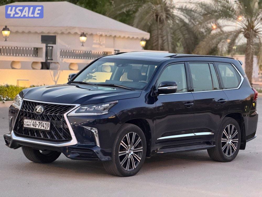 لكزس LX570 الدرجه الاولى (( صبغ الوكاله بالكامل )) 2017 (ماشي 90 الف)0