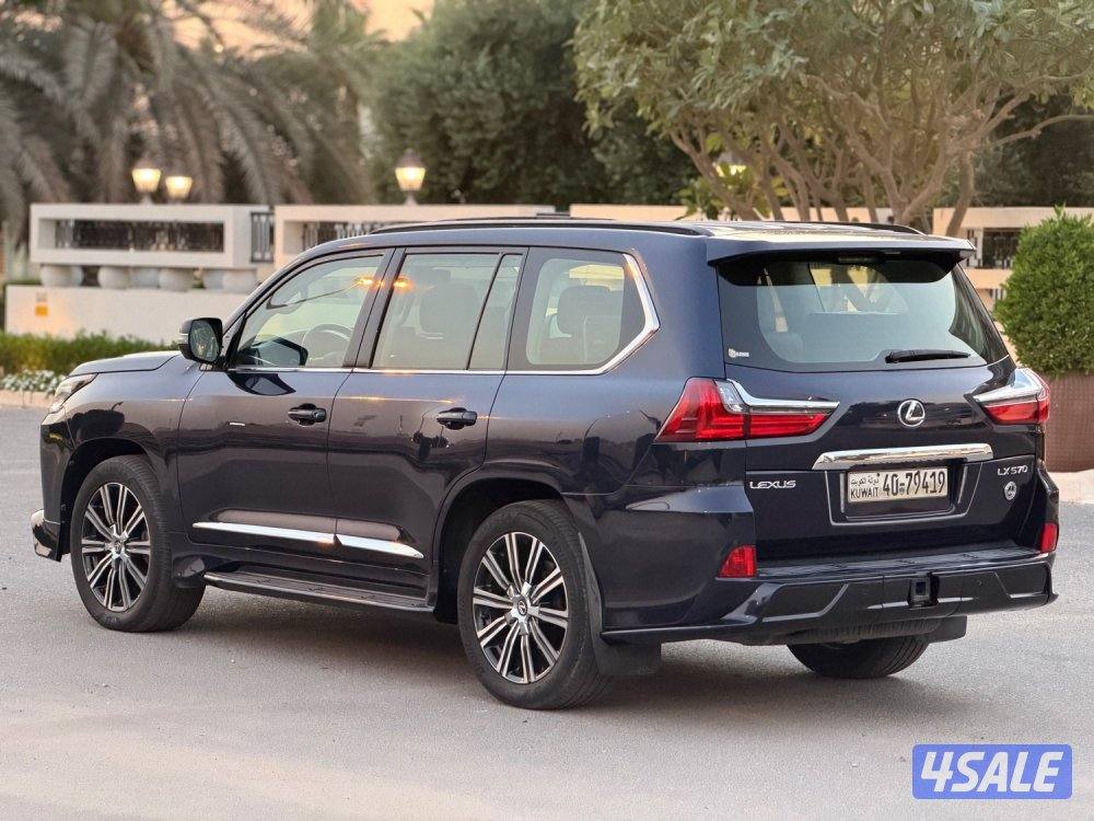 لكزس LX570 الدرجه الاولى (( صبغ الوكاله بالكامل )) 2017 (ماشي 90 الف)3