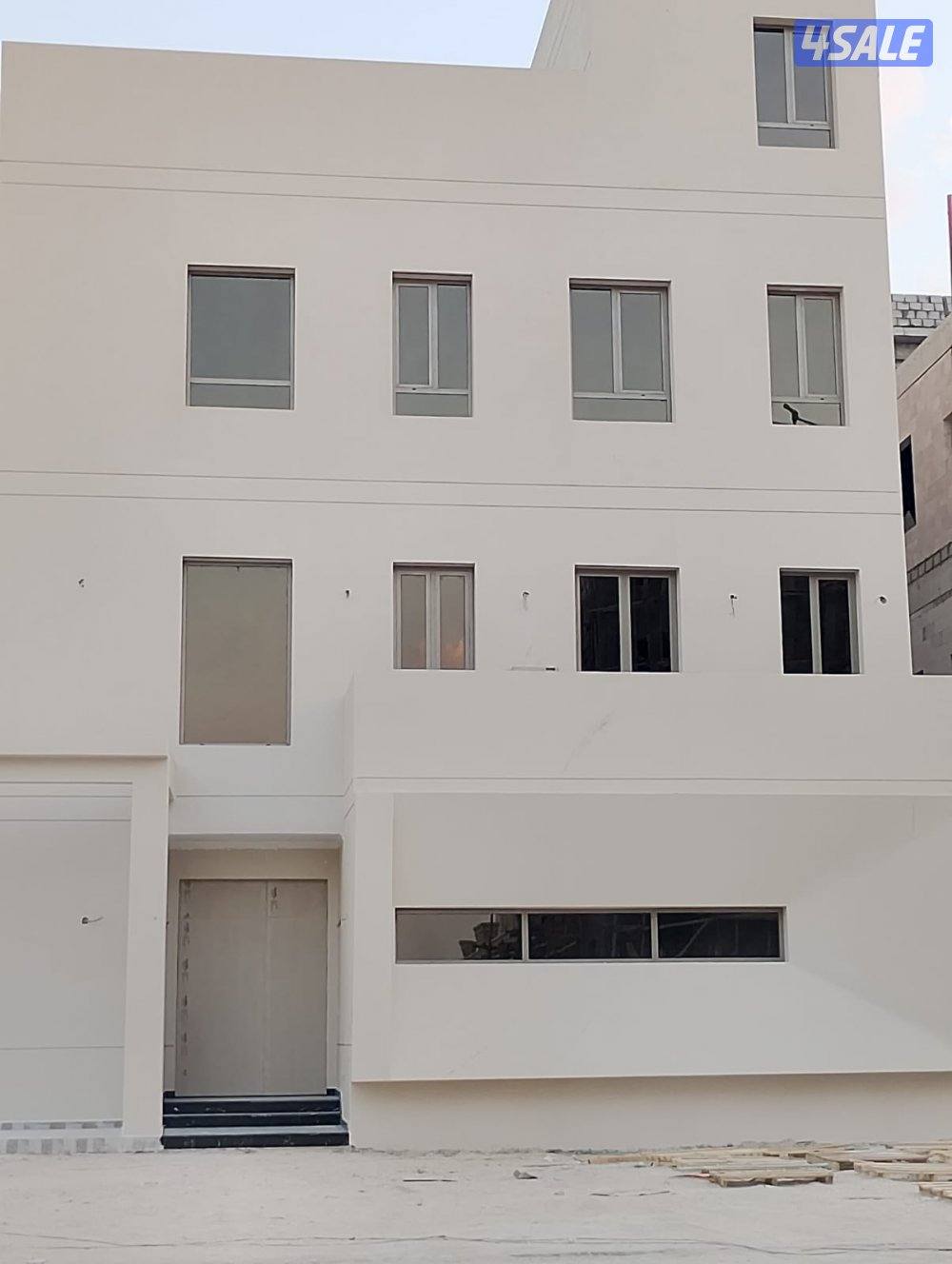 فيلا فاخرة تشطيب سوبر ديلوكس زاوية ارتداد 45 م 3 أدوار وربع1