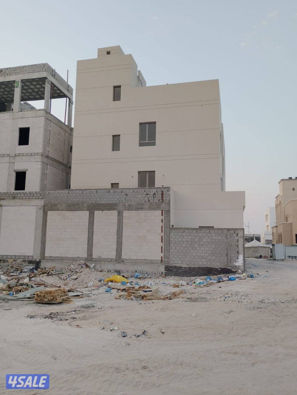 فيلا فاخرة تشطيب سوبر ديلوكس زاوية ارتداد 45 م 3 أدوار وربع2