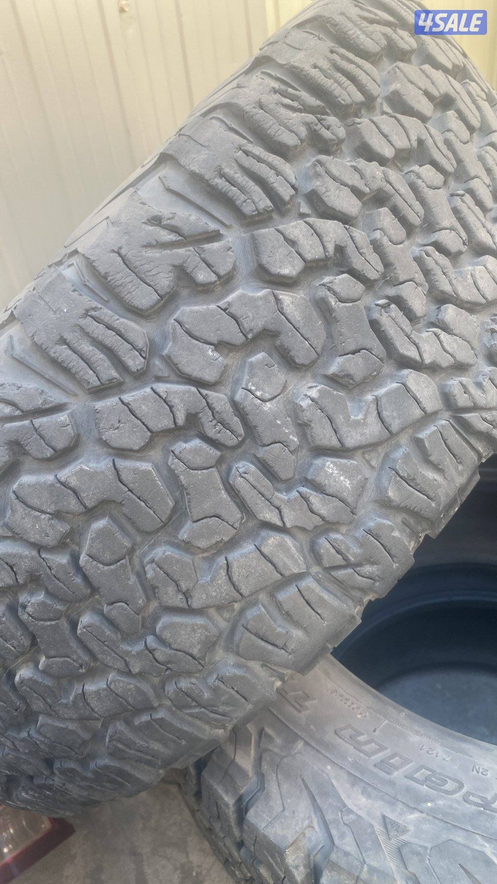 للبيع توير حجري مقاس 275 ع 55 ع 201