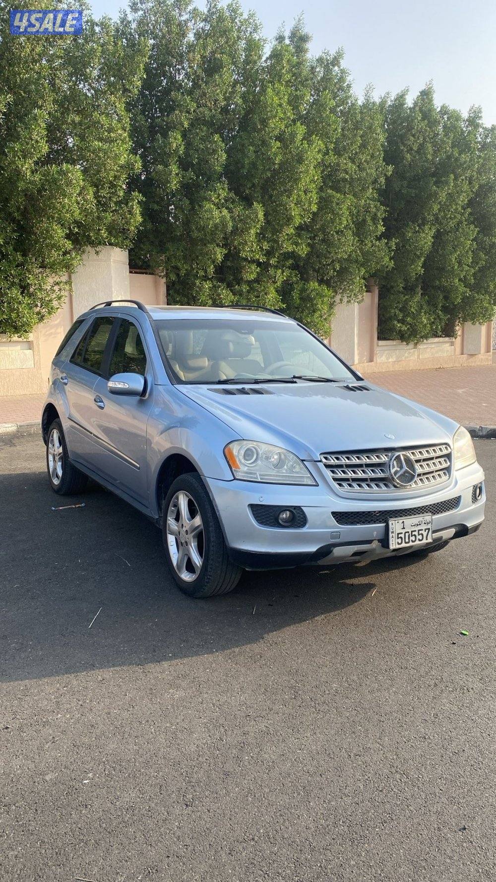 للبيع جيب مرسيدس شرط الفحص صبغ الوكاله ماعدا قطعه وحده فقط ماشي ١٩٥2