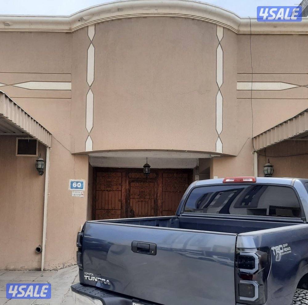 للبيع بيت في الصباحيه ق1 — 600 متر2