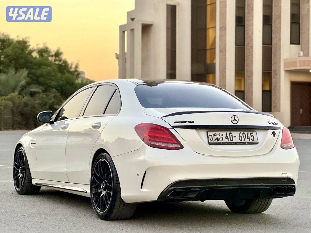 وكالة الكويت مالك اول بحالة ممتازه موديل ٢٠١٦ عداد  الف١٤٥5