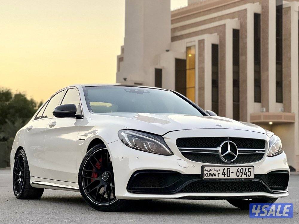 وكالة الكويت مالك اول بحالة ممتازه موديل ٢٠١٦ عداد  الف١٤٥8