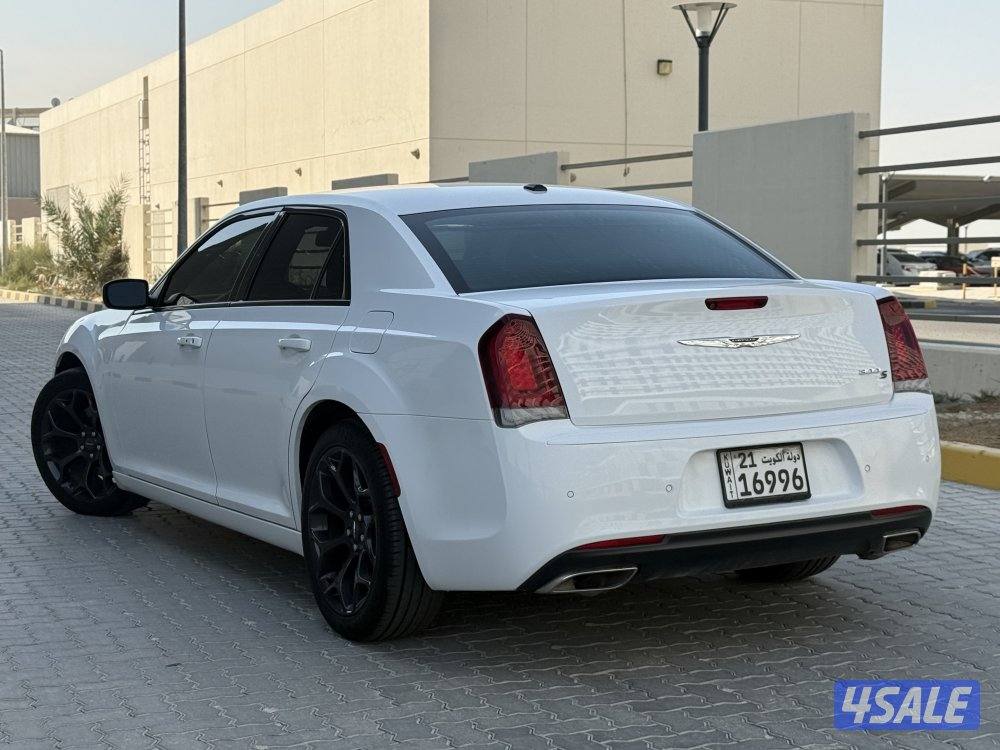 كرايزلر 300s 20214