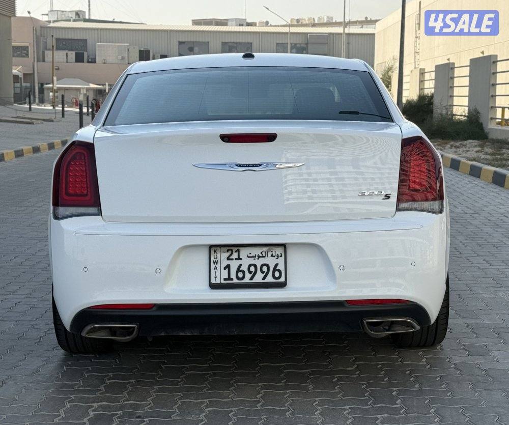كرايزلر 300s 20215