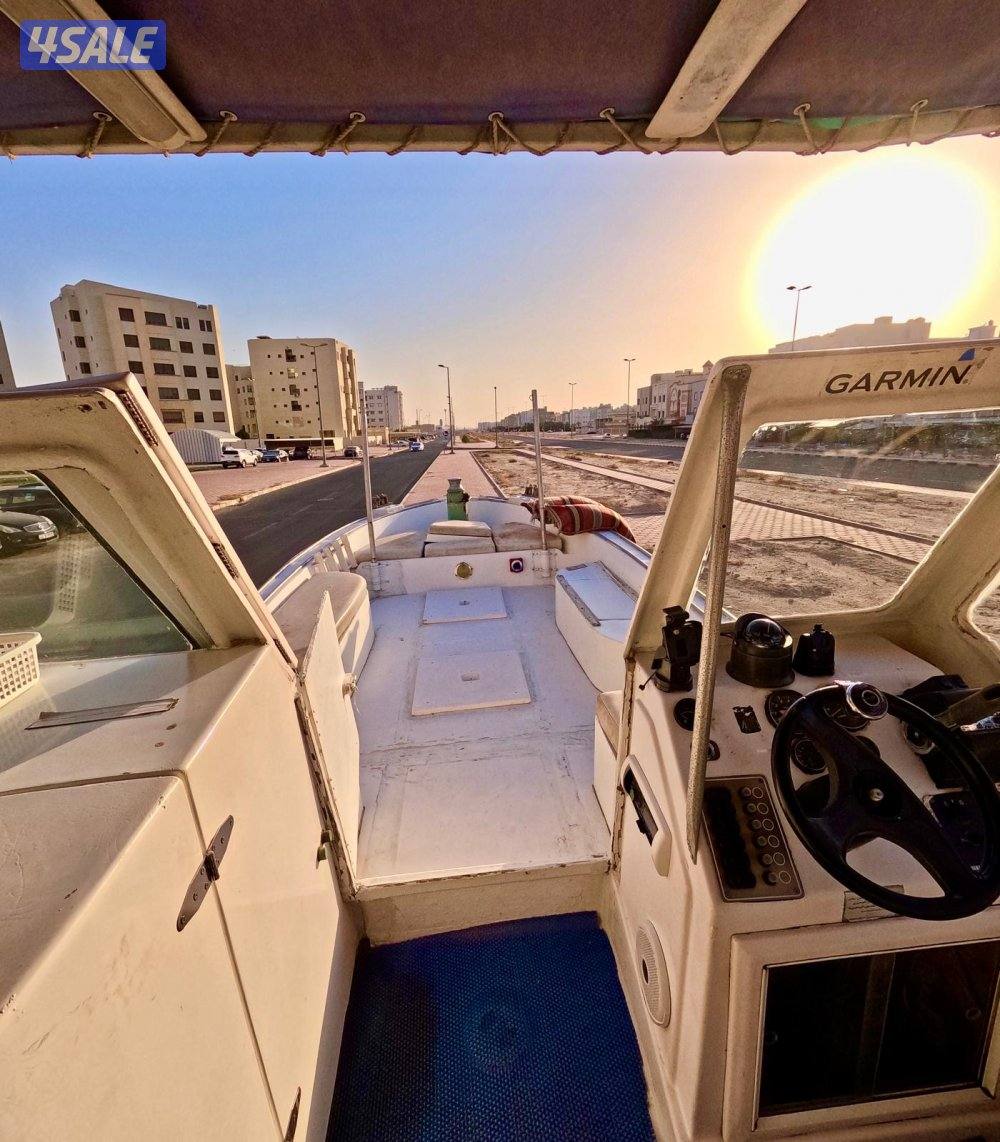 للبيع طراد رنار ٢٨ قدم مديل ٢٠٠٥ عليه ٢ ماكينة ياماها ١٤٠ مديل ٢٠١٠1