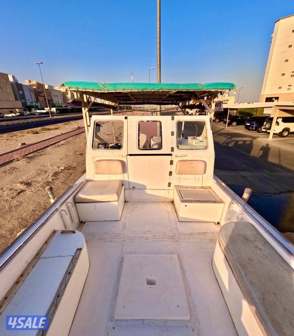 للبيع طراد رنار ٢٨ قدم مديل ٢٠٠٥ عليه ٢ ماكينة ياماها ١٤٠ مديل ٢٠١٠4