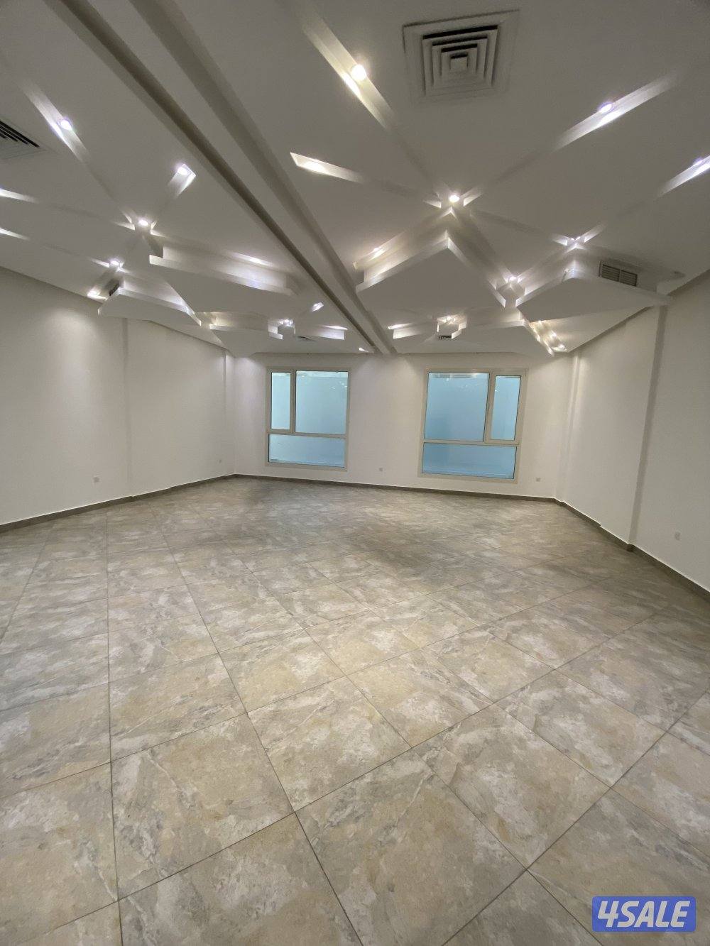 للإيجار دور اول راقي بجابر الاحمد ق٥4