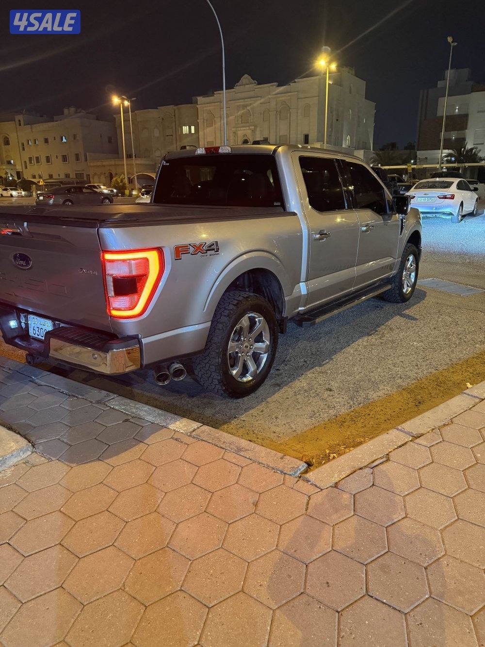 للبيع وانيت لاريت0