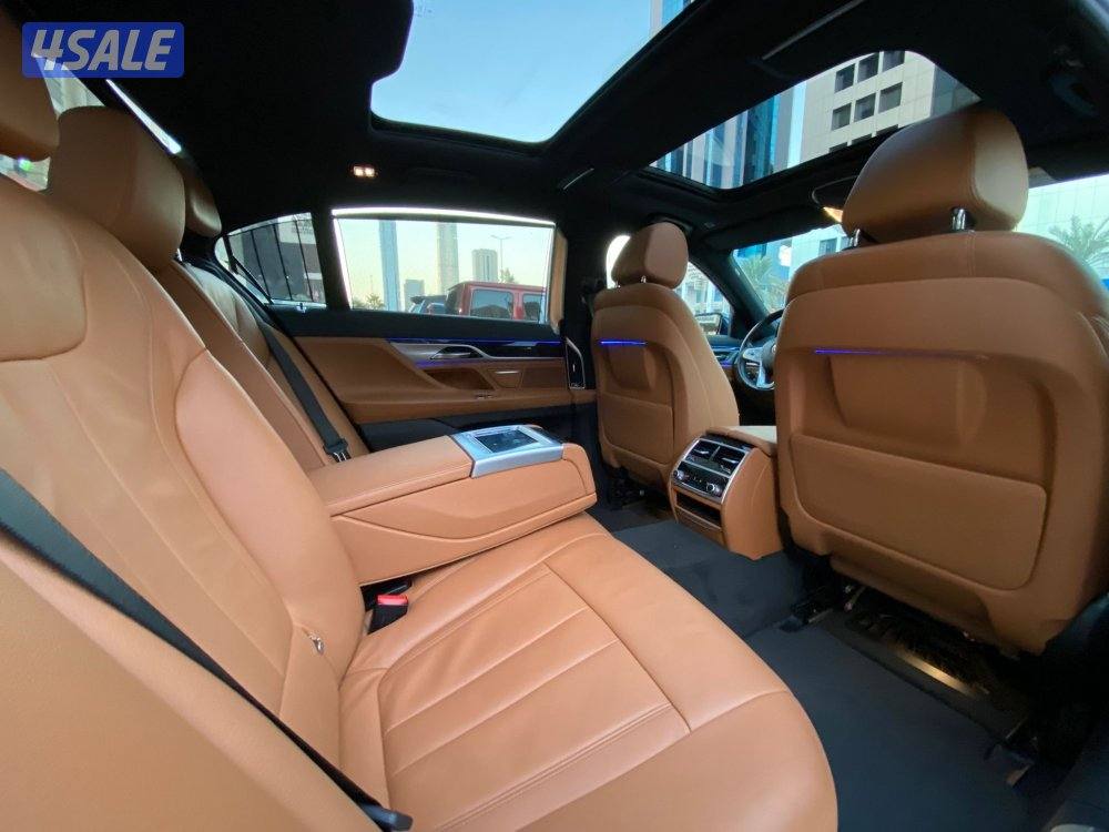 بي ام دبليو 730Li موديل 2021 عداد 116 الف كيلو فقط سيرفس وكاله شرط فحص7