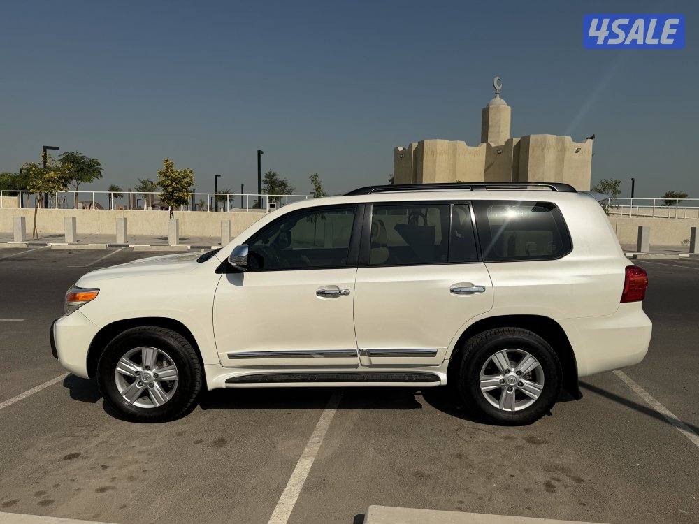 للبيع لاند كروزر 2014 سيرفس وكالة1