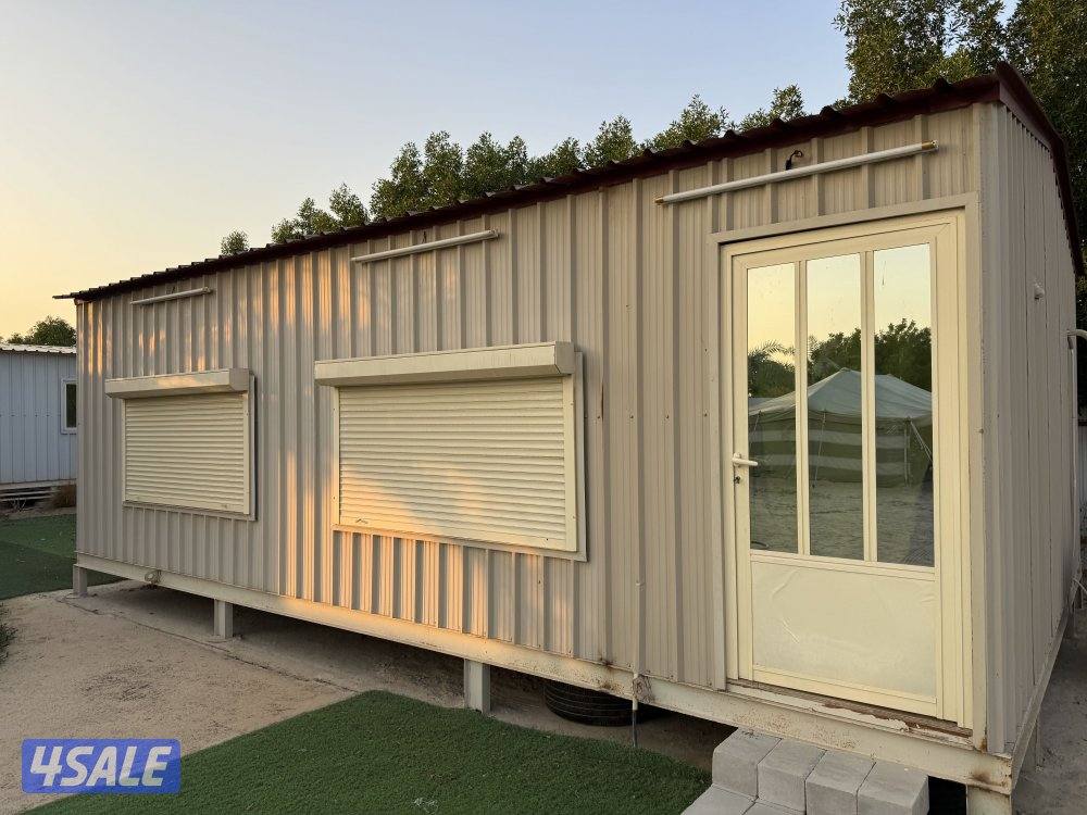 للبيع عدد ٢ ديوانيه مقاس ٩*٥ والثانيه ٥*٨1