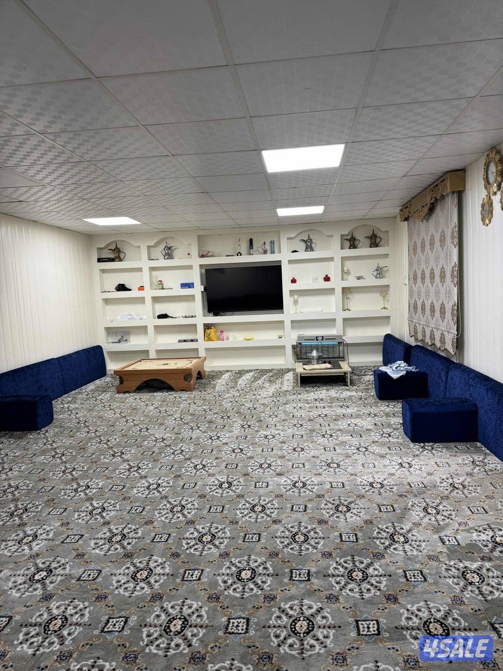 للبيع عدد ٢ ديوانيه مقاس ٩*٥ والثانيه ٥*٨7