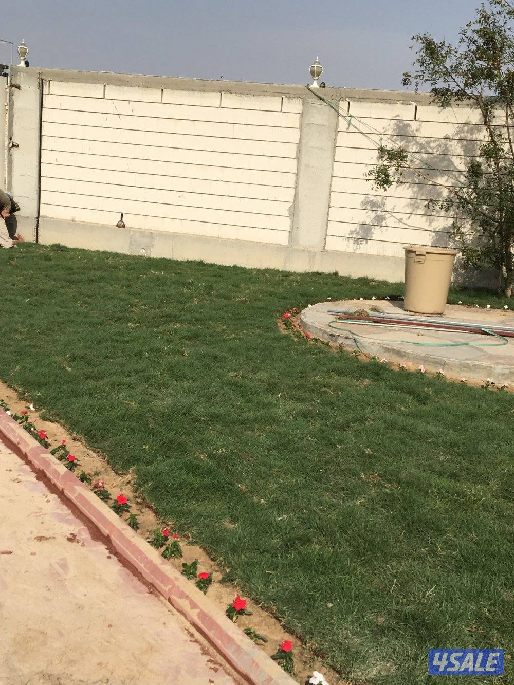 المهندس لتنسيق وتصميم الحدائق وتركيب شبكات ري بلاط متداخل تيل صناعي طب11