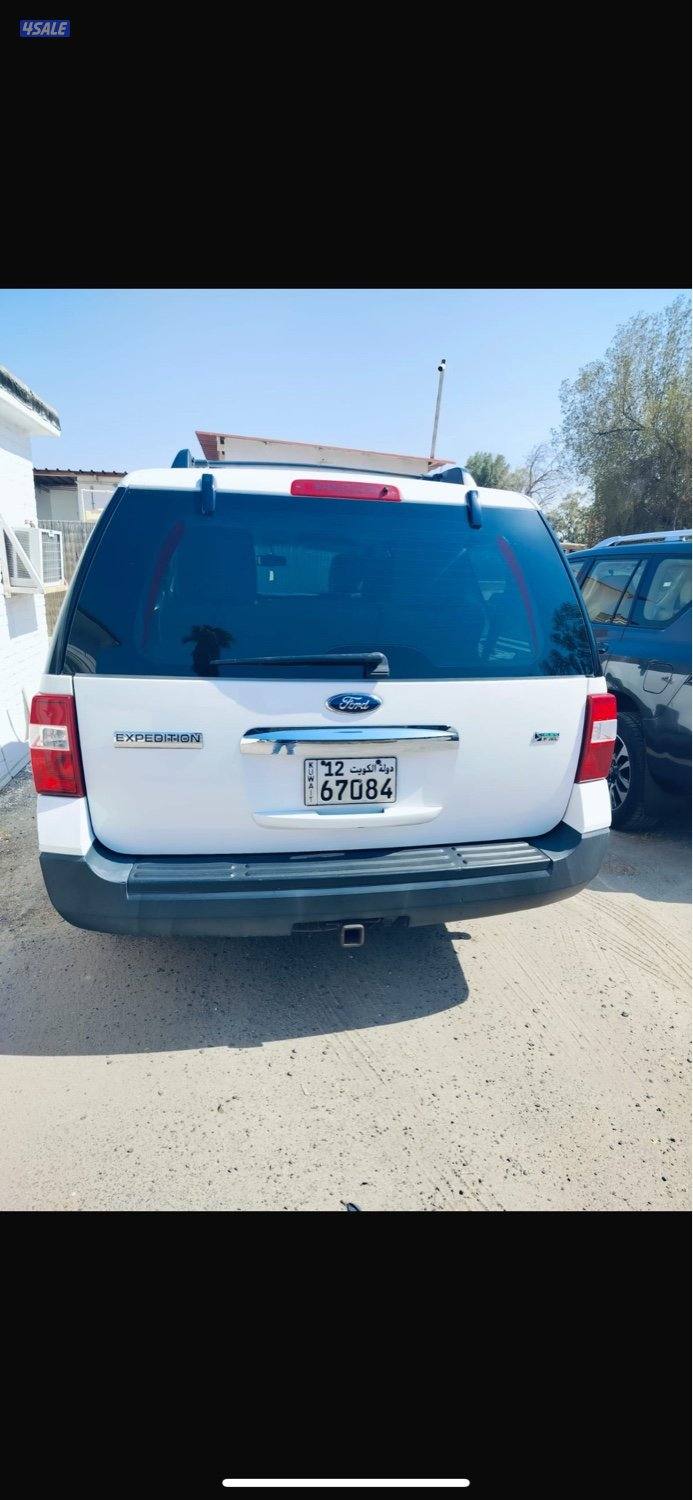 فورد اكسبيدشن 2013 ابيض شرط الفحص قير مكينه شاصي البدي قطعتين او ثلاث2