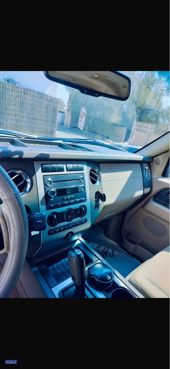 فورد اكسبيدشن 2013 ابيض شرط الفحص قير مكينه شاصي البدي قطعتين او ثلاث3