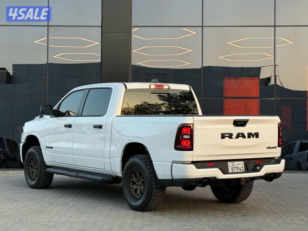 RAM TRADESMAN 4*4 _2025 صبغ الوكالة3