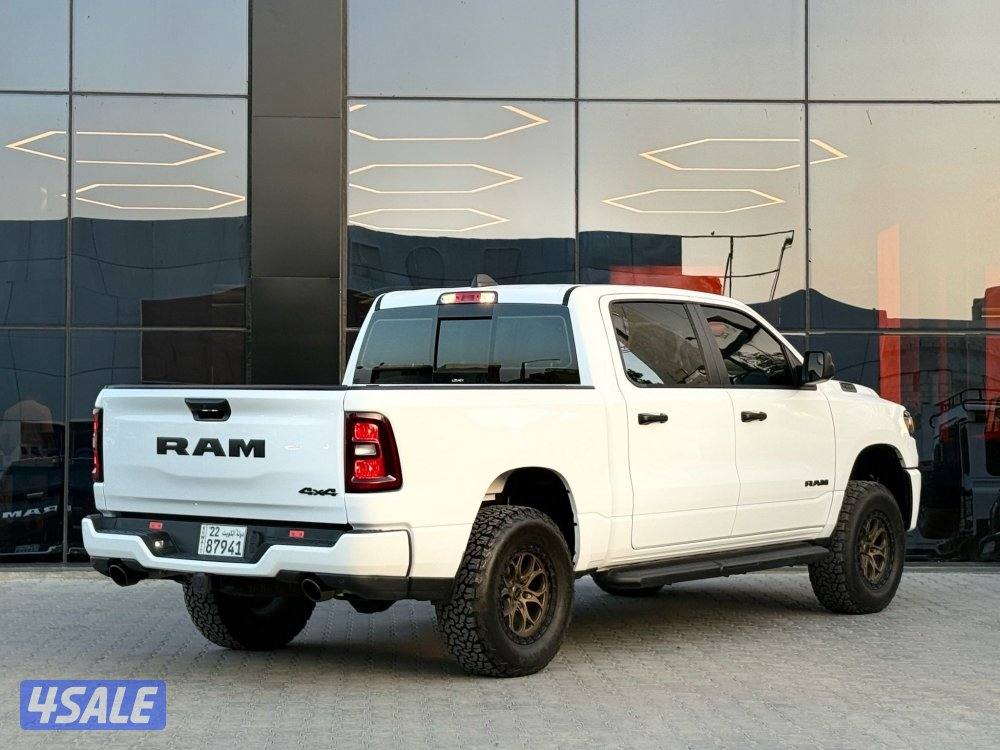 RAM TRADESMAN 4*4 _2025 صبغ الوكالة4