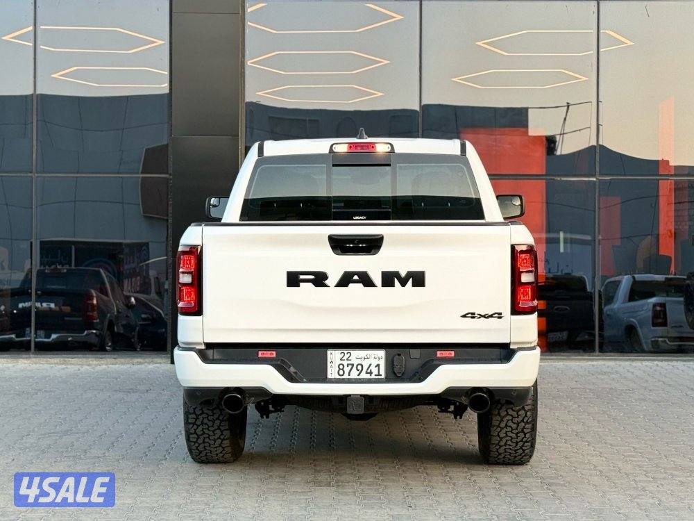 RAM TRADESMAN 4*4 _2025 صبغ الوكالة5