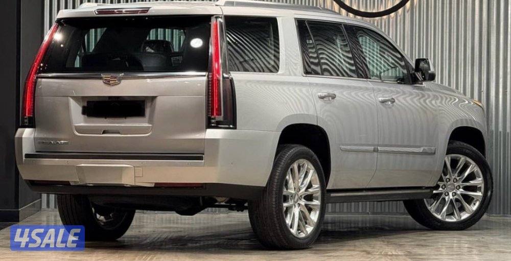 للبيع اسكاليد ٢٠٢٠ ماشي ٩٠ الف فقط شرط الفحص4