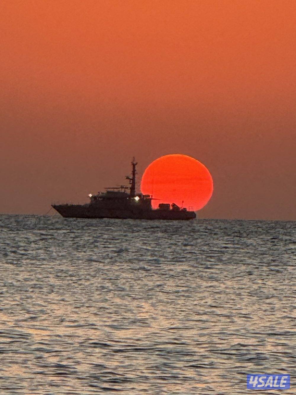 للإيجار شقه بالصباحيه ق٤ مساحات كبيره0