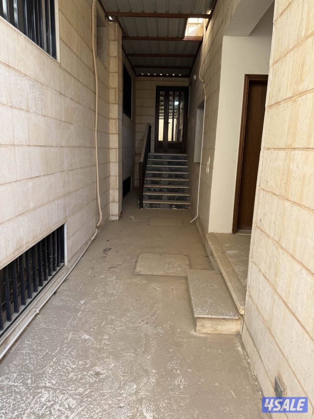 قرطبة قطعة3 ارضي سرداب والأول ومع سطح مع موقف السيارات95