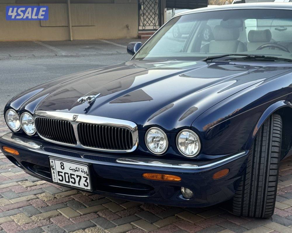 جاكوار موديل ٢٠٠٢ بحاله نادره عداد ٦١ الف فقط0