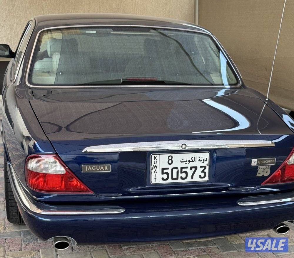 جاكوار موديل ٢٠٠٢ بحاله نادره عداد ٦١ الف فقط2