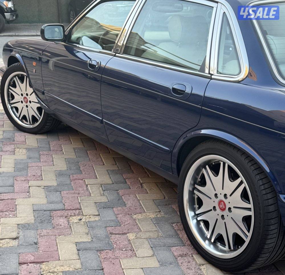 جاكوار موديل ٢٠٠٢ بحاله نادره عداد ٦١ الف فقط3