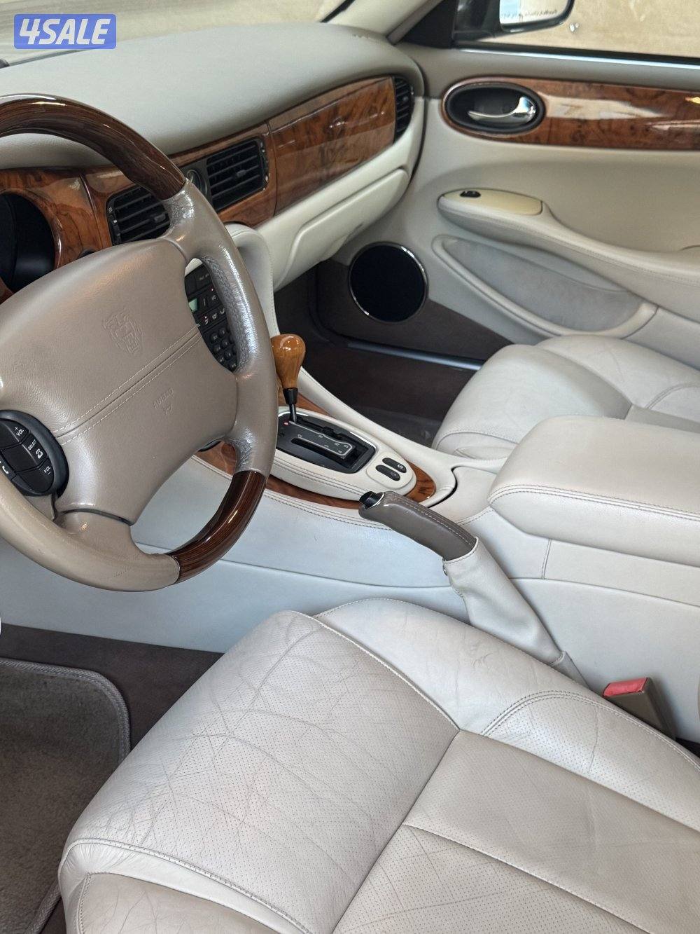 جاكوار موديل ٢٠٠٢ بحاله نادره عداد ٦١ الف فقط4