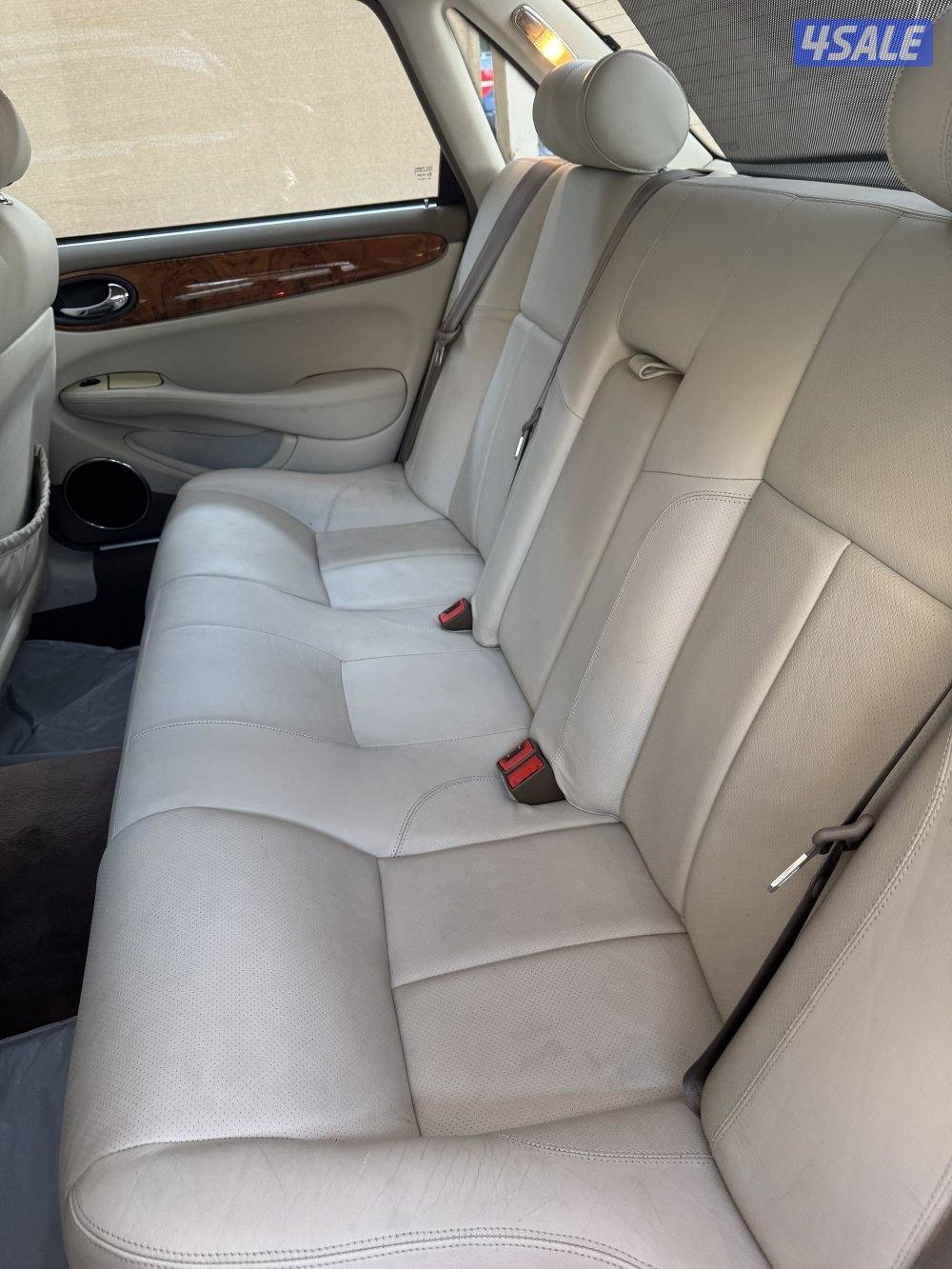 جاكوار موديل ٢٠٠٢ بحاله نادره عداد ٦١ الف فقط5