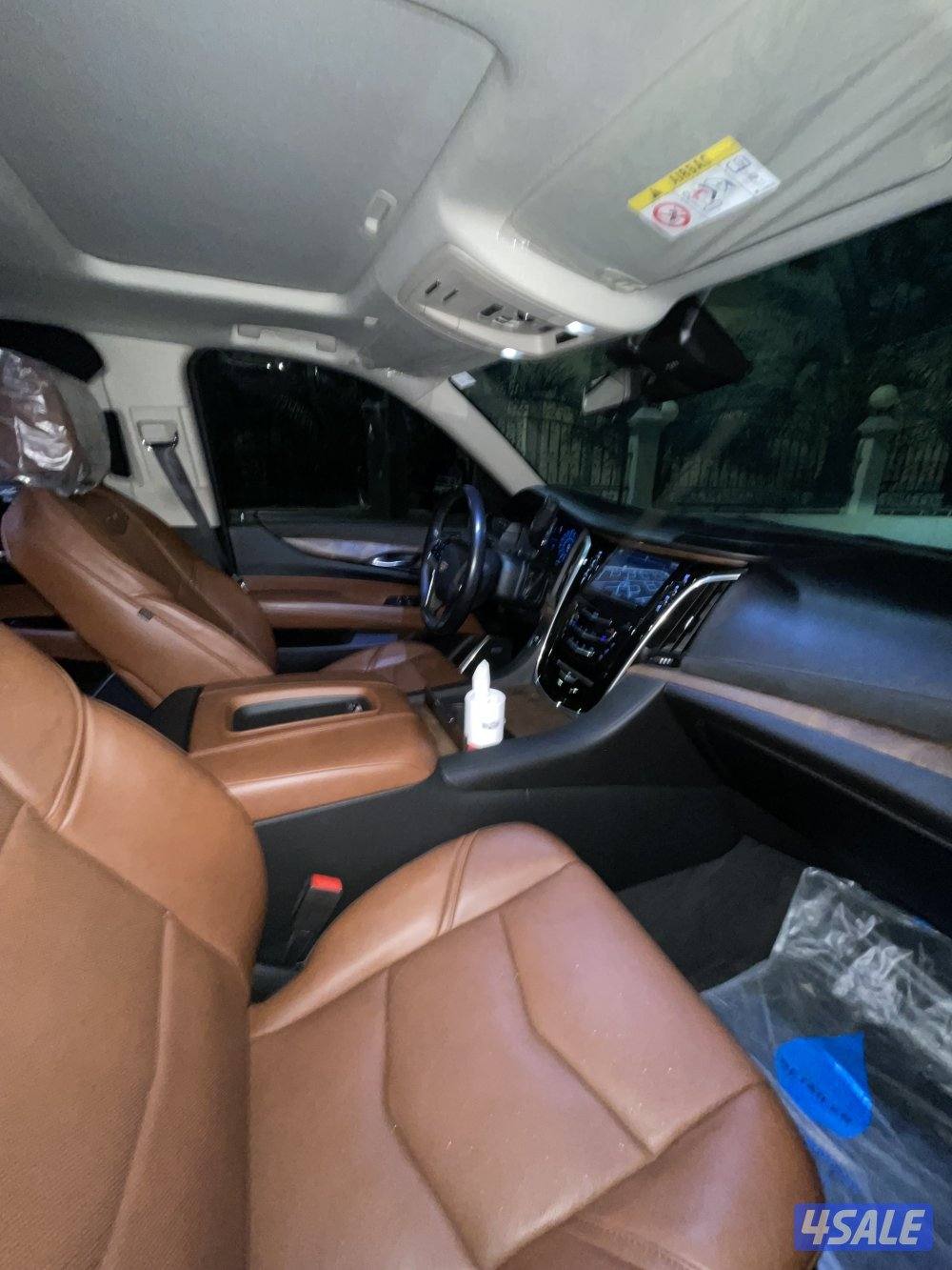 للبيع اسكاليد ٢٠٢٠ ماشي ٩٠ الف فقط شرط الفحص10