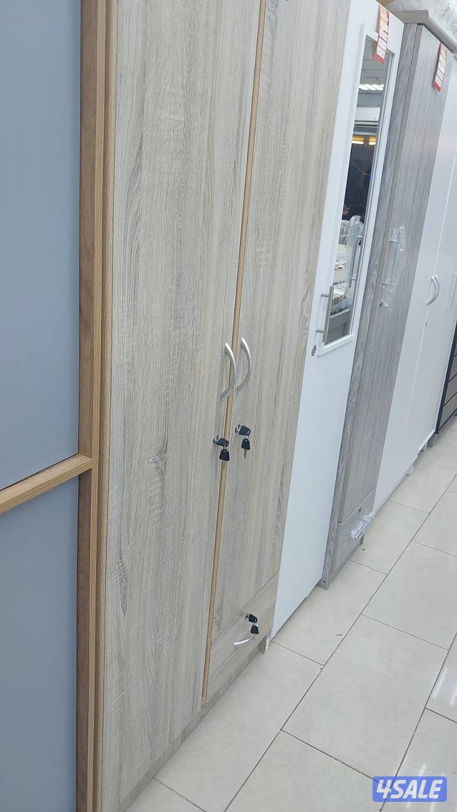 لدينا كبتات جاهزه ٢ باب ارفف وعلاقة7