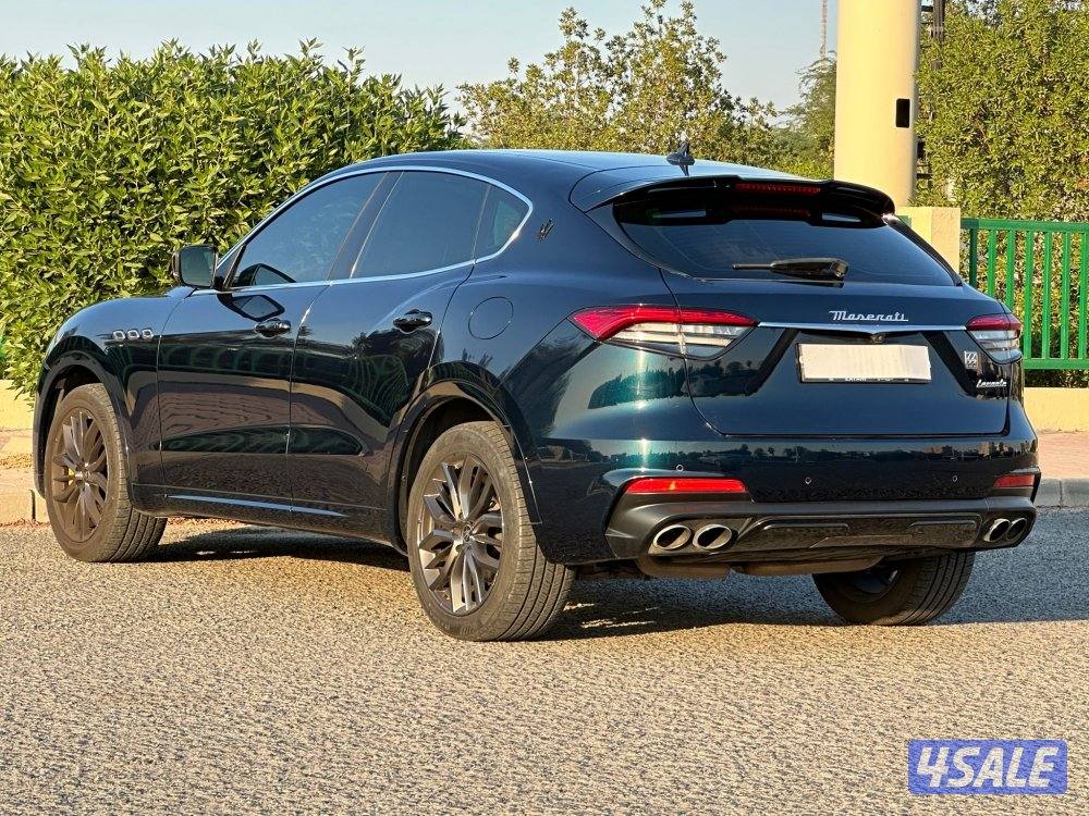 مازراتي ليفانتي 
موديل 2022 
عداد: ٦٠ الف5