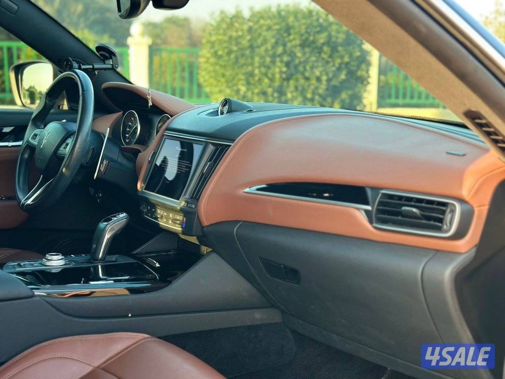 مازراتي ليفانتي 
موديل 2022 
عداد: ٦٠ الف11