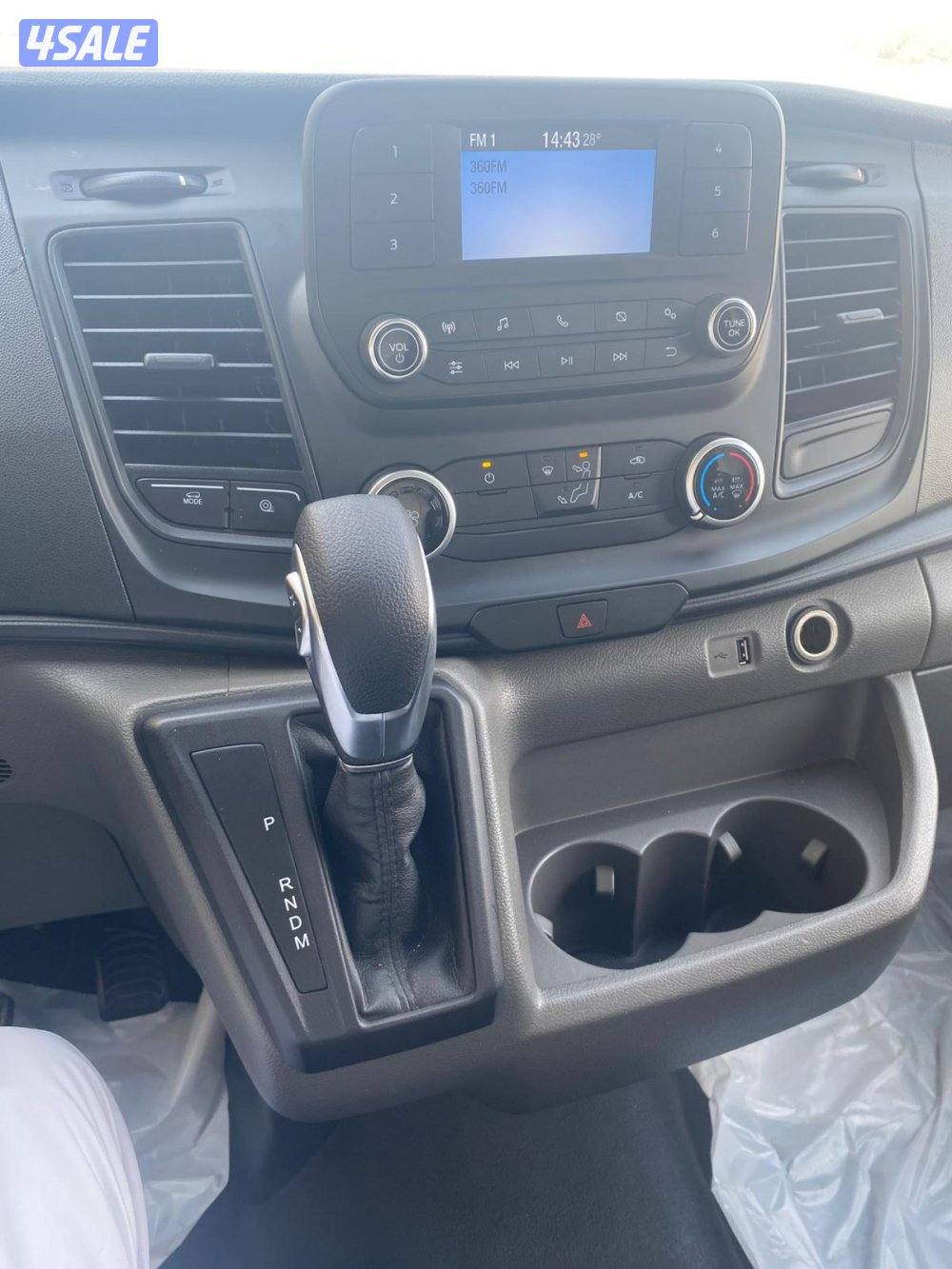 2020فورد ترانزيت4