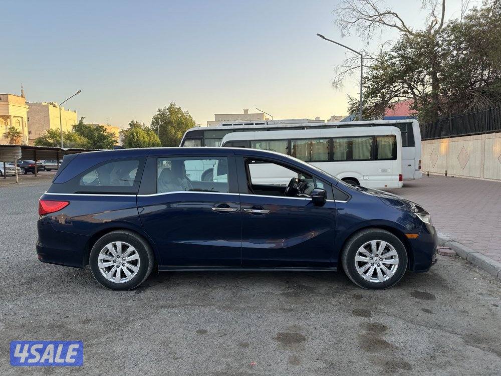 موديل 2023 اللون كحلي الممشى 294043