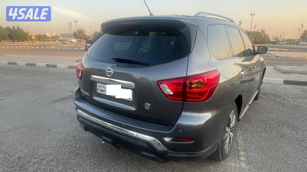 Agency-Serviced Pathfinder, New Tires, Upgrades, Excellent Condition4