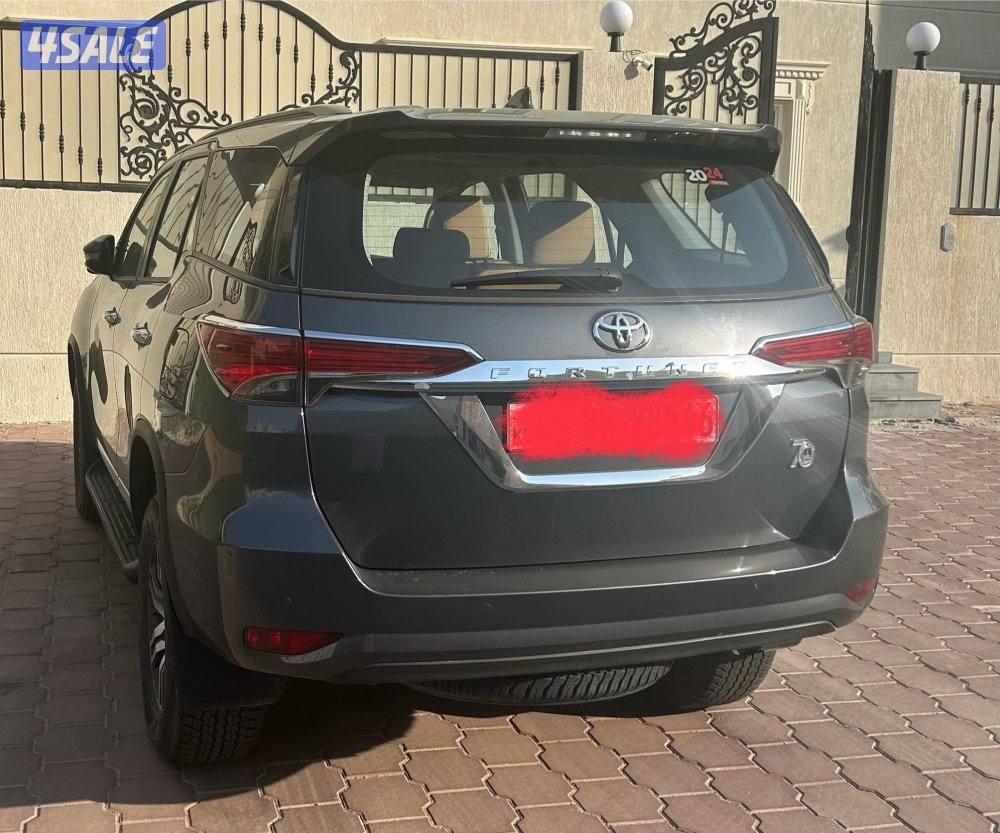 للبيع فورتنر شرط الفحص بالوكاله سيرفس منتظم1