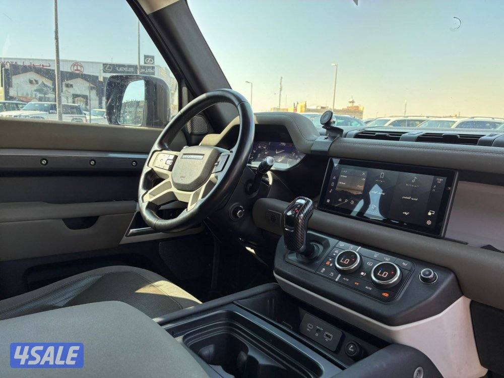 لاند روفر ديفندر 110-V67