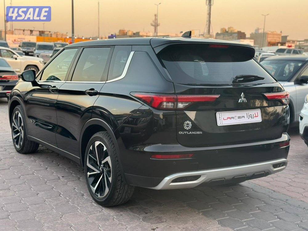 اوتلاندر 20232