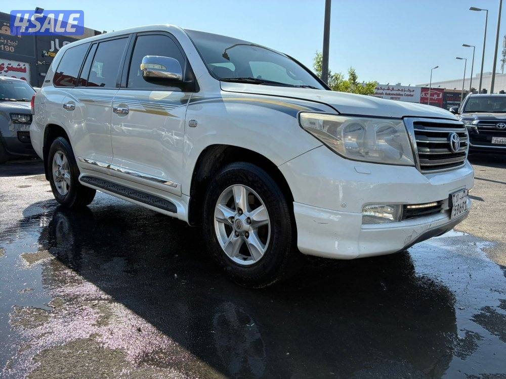 لاند كروزر VXR -V8 موديل 20111