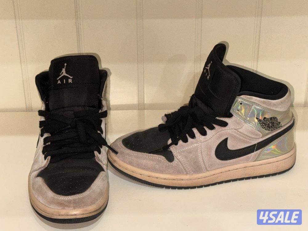 حذاء رياضي مستعمل. الاول نايكي اير ٣٨ /  الحذاء الثاني اديداس  ٣٩0