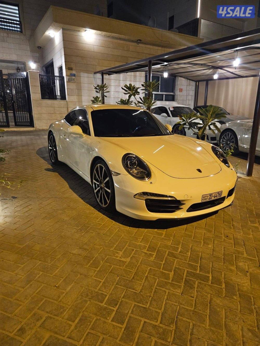 Porsche Carrera 9112